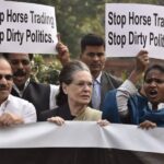 सोनिया गान्धीको नेतृत्वमा भारतिय संसदमा प्रदर्शन