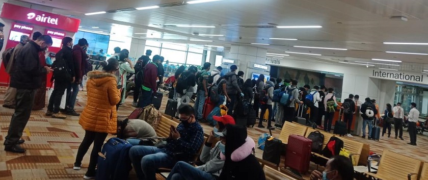 नेपाल आउन लागेका २८ नेपाली दिल्ली एयरपोर्टमा अलपत्र(सूचीसहित)