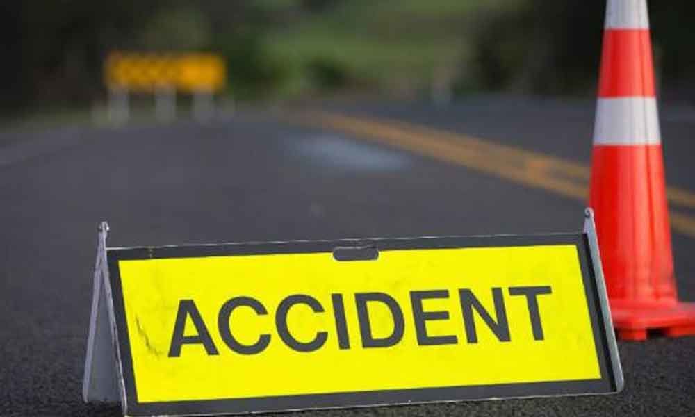 नवलपुरमा सवारी दुर्घटना एक बालकको मृत्यु ४ घाइते