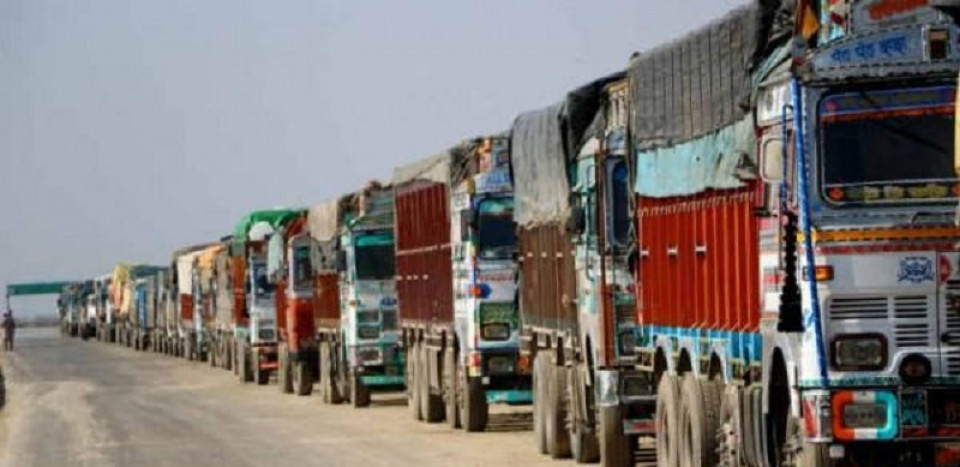भारतका सडकमै फसे साढे ३ लाख ट्रक, ३५ हजार करोडको सामान अलपत्र