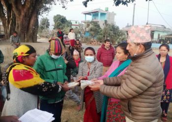 हुप्सेकोटका मृगौला रोगी महत्तोलाई लण्डनमा बस्ने नेपालीको ३ लाख ७७ हजार नगद सहयोग