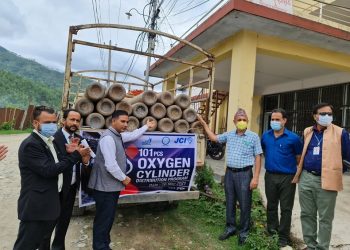 नेपाल जेसीजद्वारा  हेटौंडा अस्पताललाई १ सय १ थान अक्सिजन सिलिण्डर सहयोग