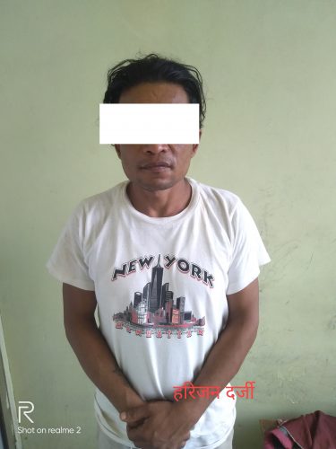 कावासोतीका विभिन्न ५ स्थानमा चोरी गरेकाहरुलाई पक्राउ गरि सार्वजनिक 4