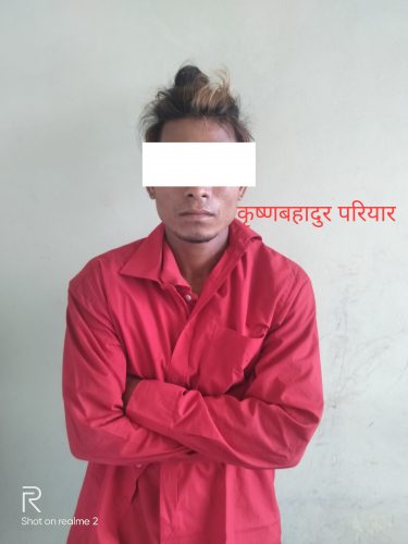 कावासोतीका विभिन्न ५ स्थानमा चोरी गरेकाहरुलाई पक्राउ गरि सार्वजनिक 1