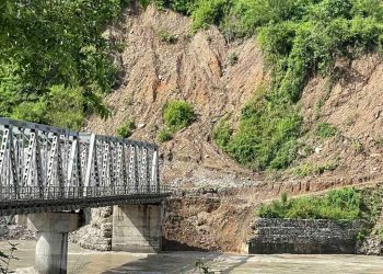 मानपुर-डेढगाउँ सडक खण्डको मोटरेबल पुलमा कालीगण्डकीको बाढीले क्षति: आवागमन बन्द