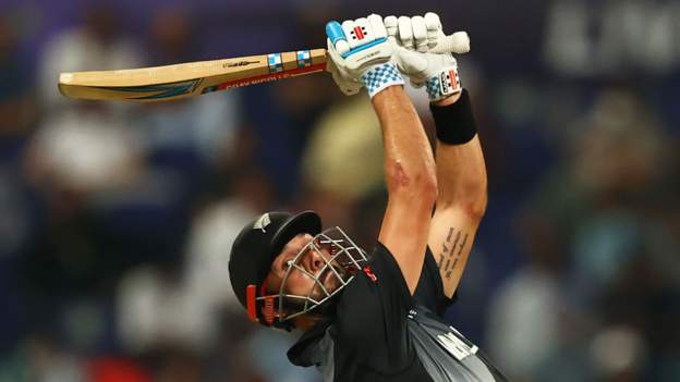 इंग्ल्यान्डलाई ५ विकेटले हराउँदै न्युजिल्यान्ड टि-२० विश्वकपको फाइनलमा