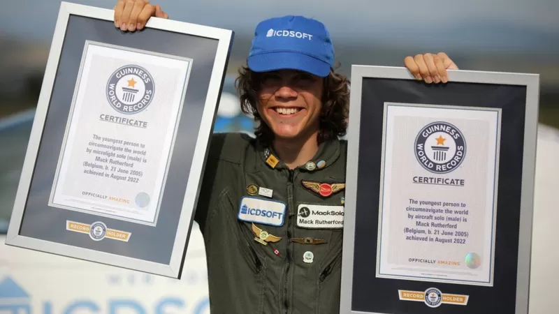 १७ वर्षीय किशोर बने एक्लै विश्व परिक्रमा गर्ने सबैभन्दा कान्छा पाइलट