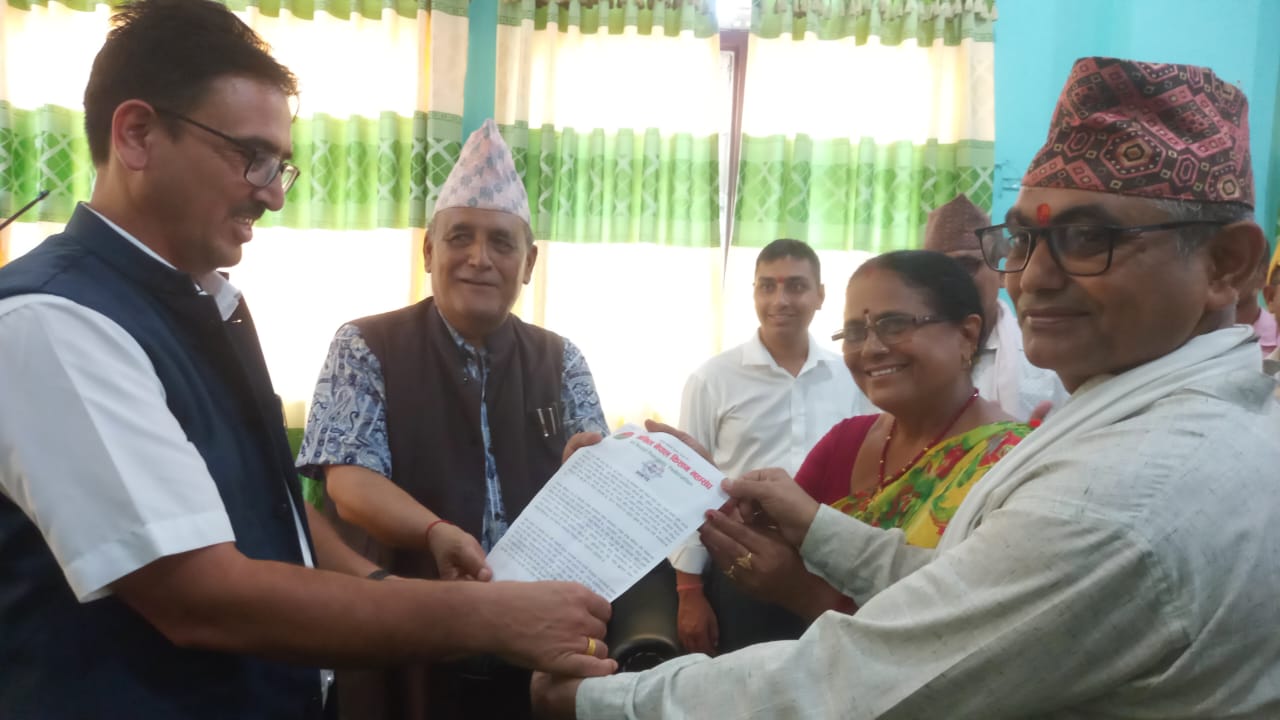 अखिल नेपाल किसान महासंघले देवचुली नगरपालिकामा बुझायो ज्ञापनपत्र