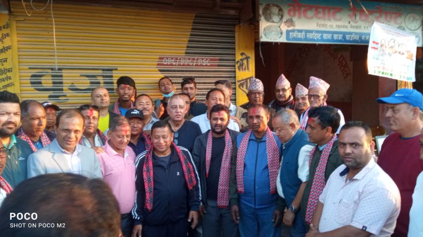 गैंडाकोटमा एमाले जिल्ला कमिटी सदस्य सहित ६८ जना नेपाली कांग्रेस प्रवेश