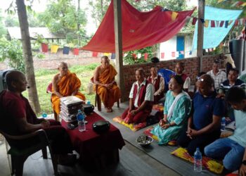 बौद्ध धर्मको त्रैमासिक वर्षावास भिक्षाटन कार्यक्रम जारी, भिक्षु विसराद भन्तेद्धारा पूजा तथा प्रवचन