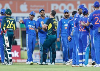 अस्ट्रेलियाविरुद्ध भारत ४४ रनले विजयी